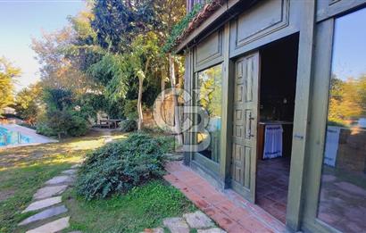 Urla Denizli Mahallesi’nde Satılık Müstakil Taş Villa | Havuzlu, Bahçeli, Hamamlı