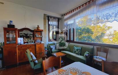 Urla Denizli Mahallesi’nde Satılık Müstakil Taş Villa | Havuzlu, Bahçeli, Hamamlı