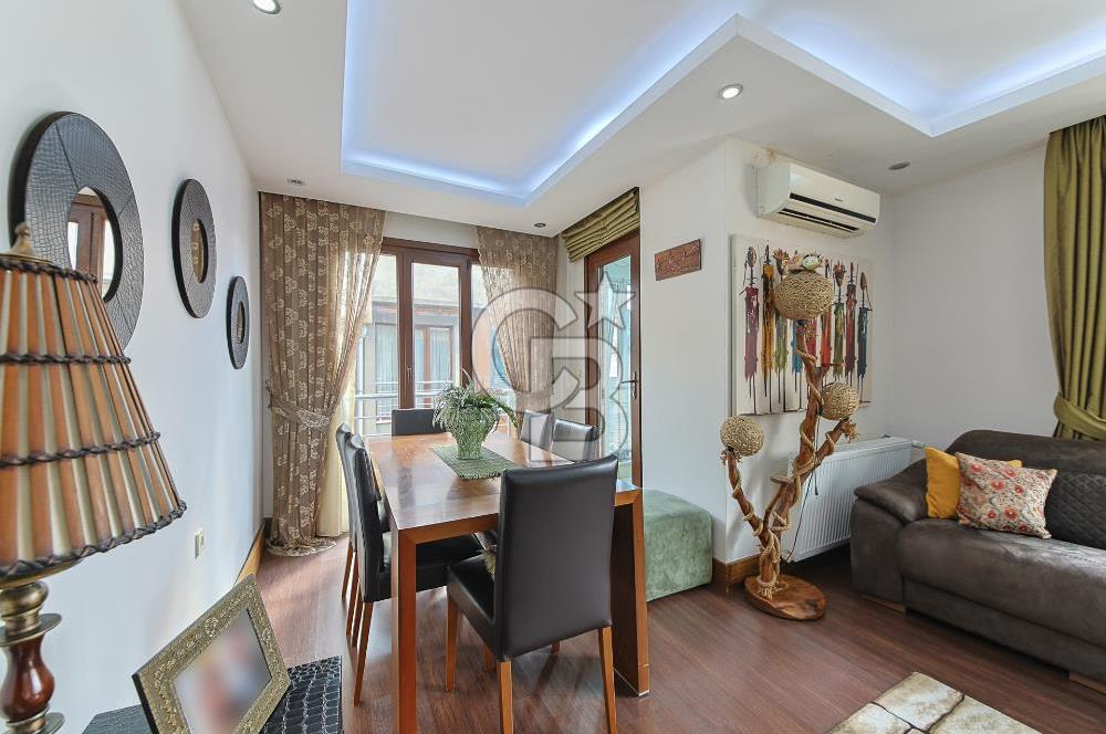 Kartaltepe'de Yüksek Tavanlı, 6+1 Dubleks Daire (Zambak Sitesi)