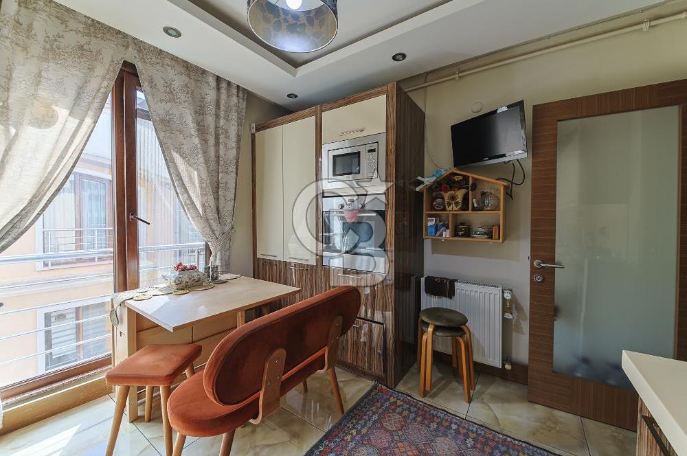 Kartaltepe'de Yüksek Tavanlı, 6+1 Dubleks Daire (Zambak Sitesi)