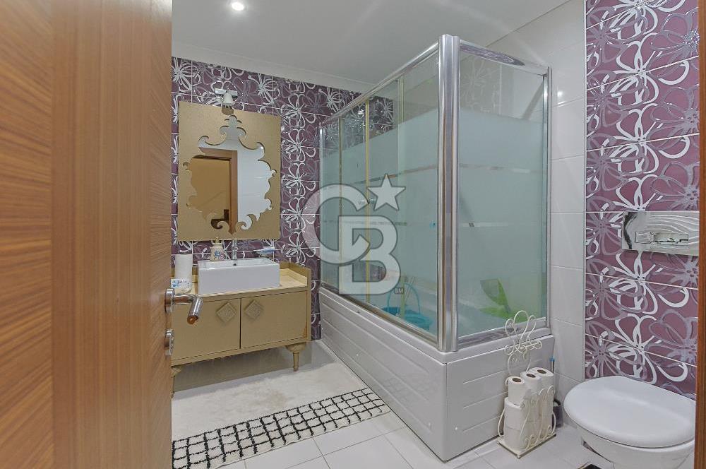 Kartaltepe'de Yüksek Tavanlı, 6+1 Dubleks Daire (Zambak Sitesi)