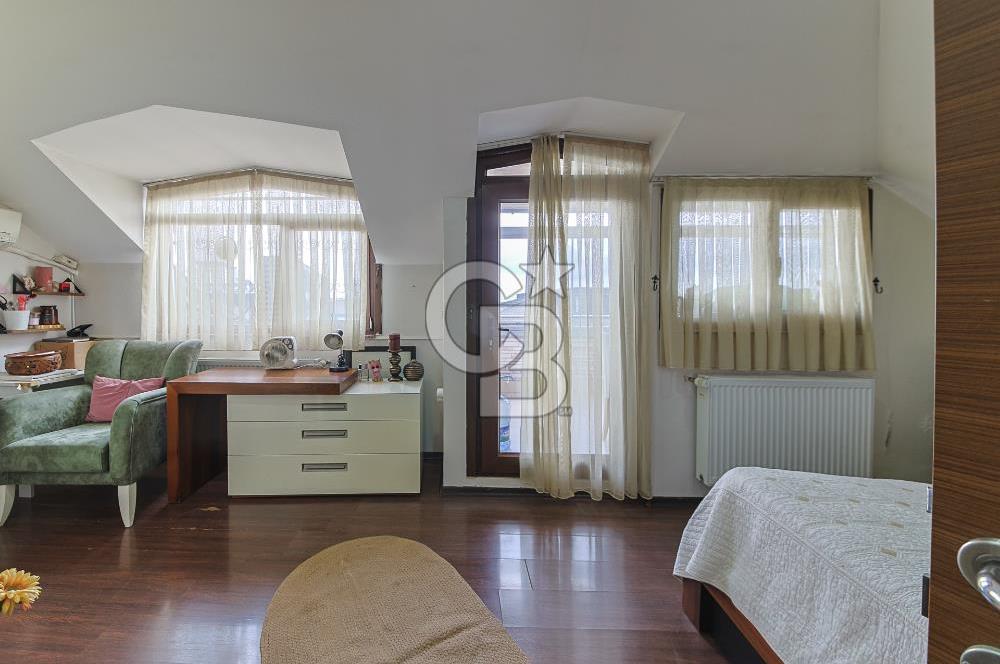 Kartaltepe'de Yüksek Tavanlı, 6+1 Dubleks Daire (Zambak Sitesi)