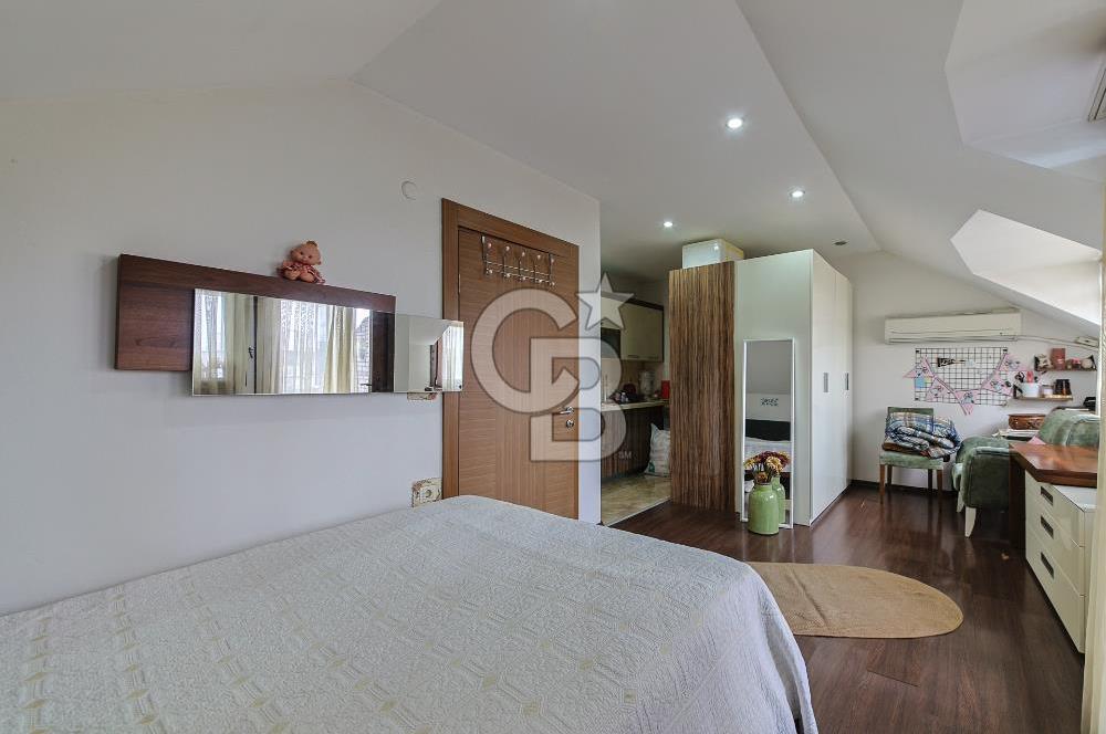 Kartaltepe'de Yüksek Tavanlı, 6+1 Dubleks Daire (Zambak Sitesi)