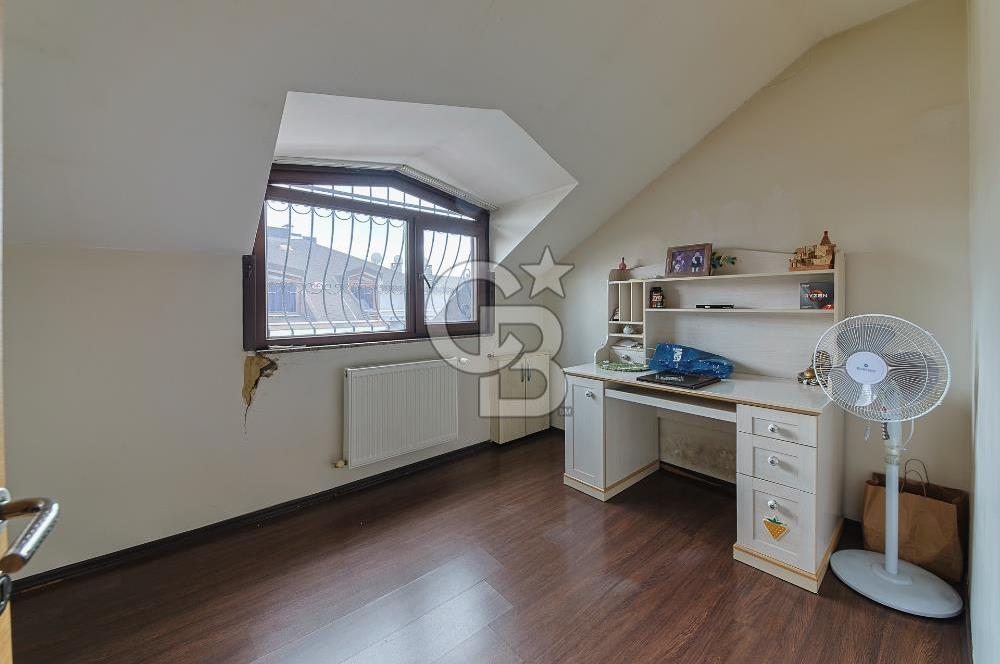 Kartaltepe'de Yüksek Tavanlı, 6+1 Dubleks Daire (Zambak Sitesi)