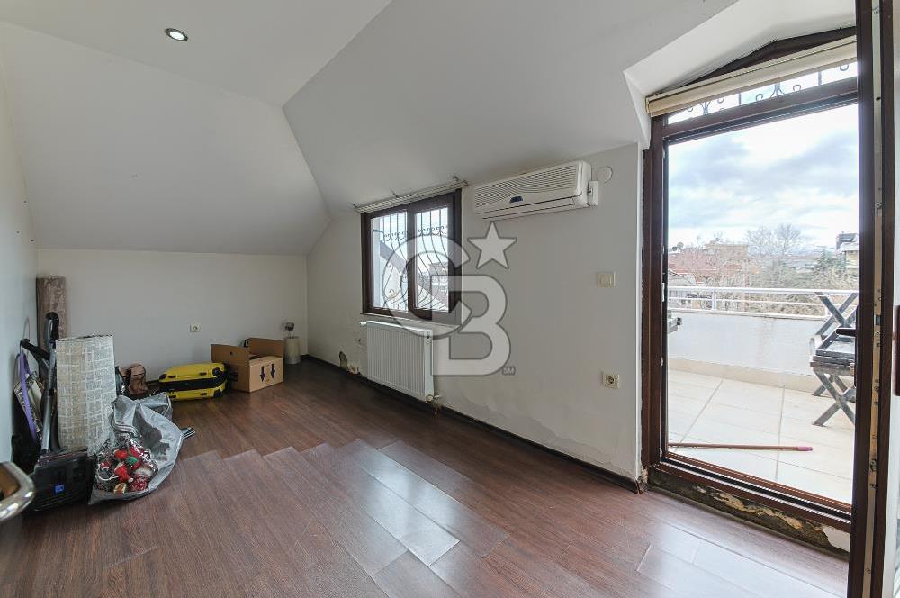 Kartaltepe'de Yüksek Tavanlı, 6+1 Dubleks Daire (Zambak Sitesi)