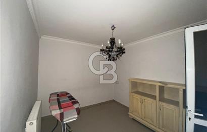 Bostanlı Merkezde,  Kiralık İş Yeri Kullanımına Uygun Daire