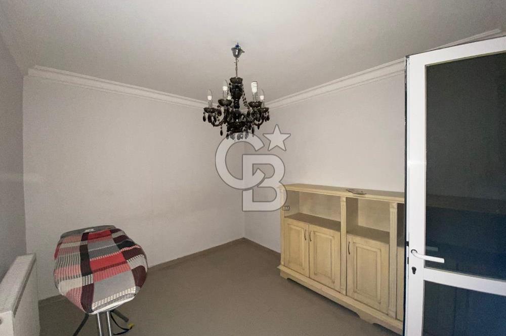 Bostanlı Merkezde,  Kiralık İş Yeri Kullanımına Uygun Daire