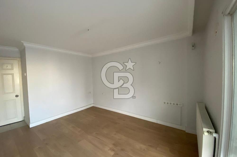 Bostanlı Merkezde,  Kiralık İş Yeri Kullanımına Uygun Daire