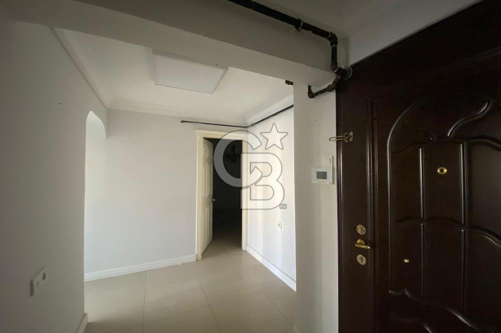 Bostanlı Merkezde,  Kiralık İş Yeri Kullanımına Uygun Daire