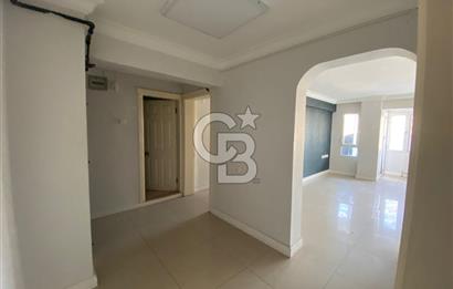 Bostanlı Merkezde,  Kiralık İş Yeri Kullanımına Uygun Daire