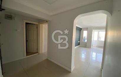 Bostanlı Merkezde,  Kiralık İş Yeri Kullanımına Uygun Daire