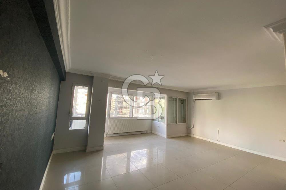 Bostanlı Merkezde,  Kiralık İş Yeri Kullanımına Uygun Daire