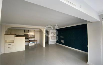 Bostanlı Merkezde,  Kiralık İş Yeri Kullanımına Uygun Daire