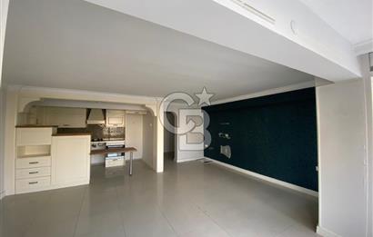 Bostanlı Merkezde,  Kiralık İş Yeri Kullanımına Uygun Daire