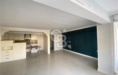 Bostanlı Merkezde,  Kiralık İş Yeri Kullanımına Uygun Daire