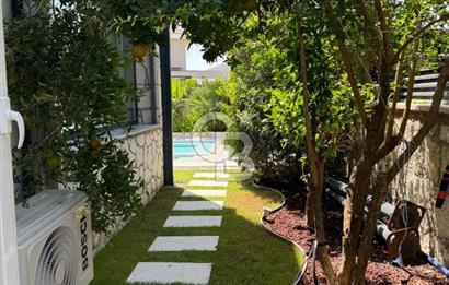 ALAÇATI GÖBENE MAHALLESİNDE SATILIK LÜKS VİLLA