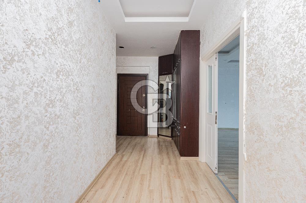 Konyaaltı uncalı mh. önü açık manzaralı site içi havuzlu 3+1