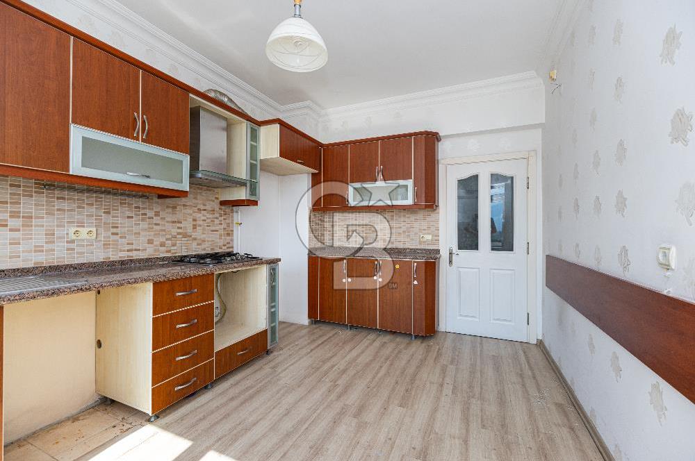 Konyaaltı uncalı mh. önü açık manzaralı site içi havuzlu 3+1