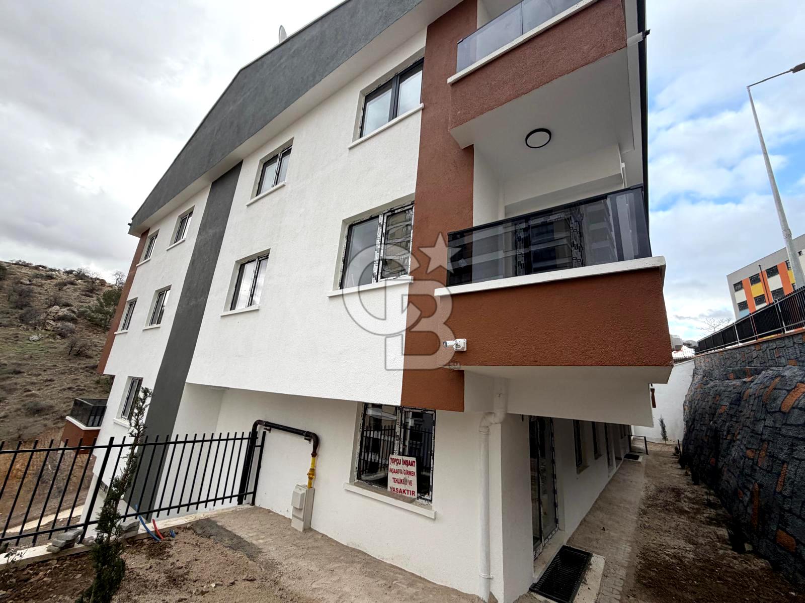 ÇANKAYA KIRKKONAKLARDA SIFIR OTOPARKLI ASANSÖRLÜ KATTA 2+1