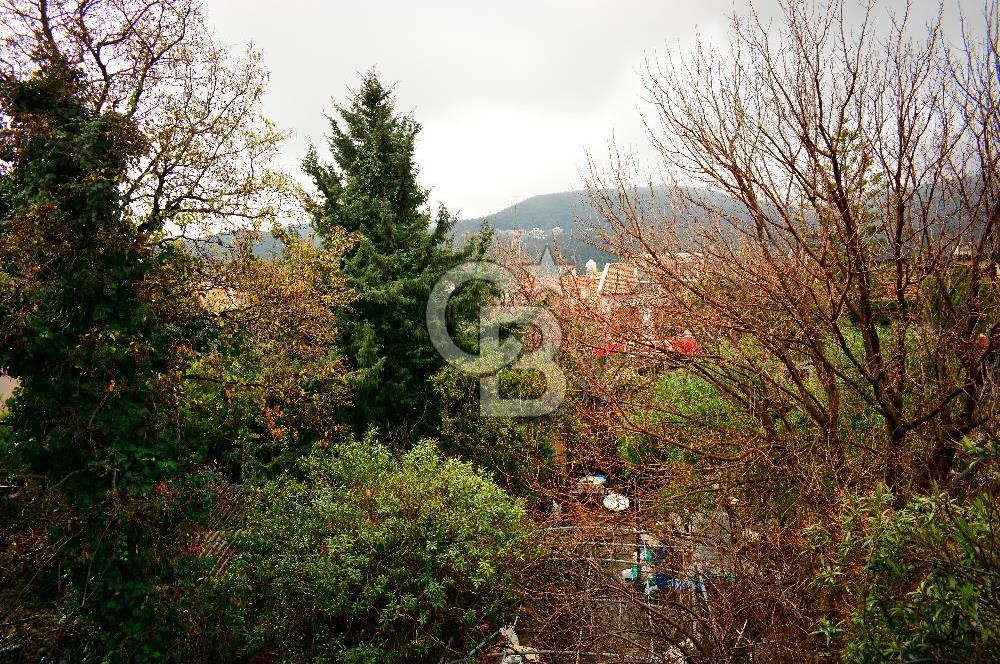 Urla Çeşmealtı'nda Denize Sıfır Binada Manzaralı Kiralık 1+1 Daire