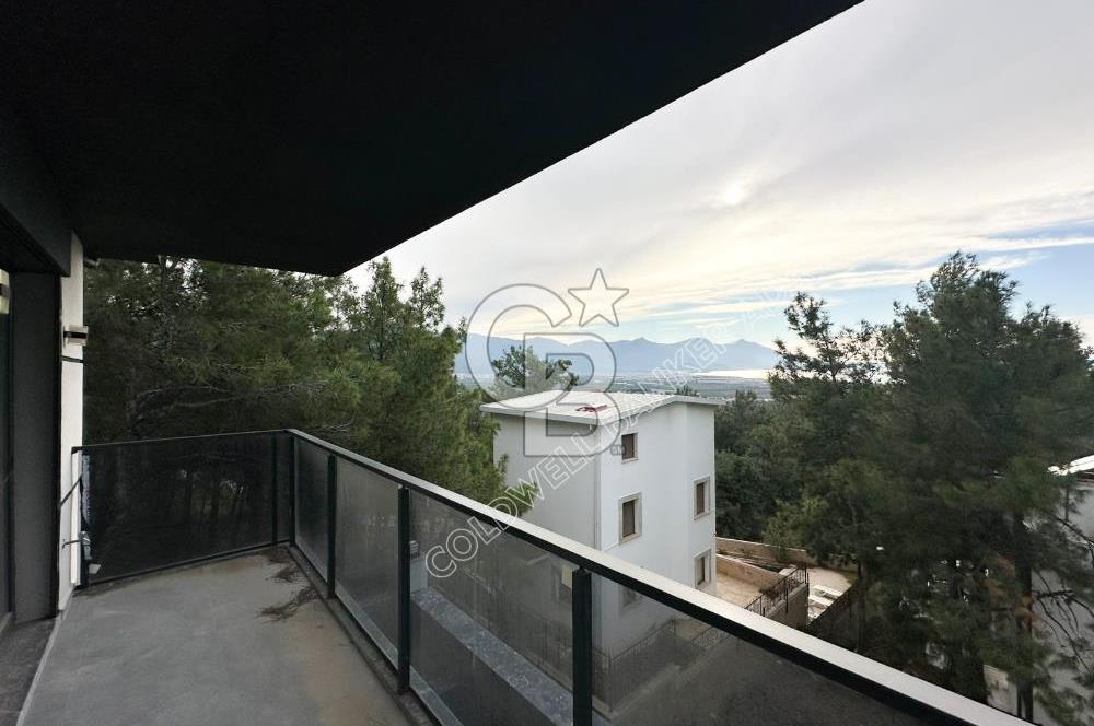 SOĞUCAK KUŞADASI’NDA SATILIK  DENİZ MANZARALI HAVUZLU AKILLI EV SİSTEMLİ 2+1 VİLLA