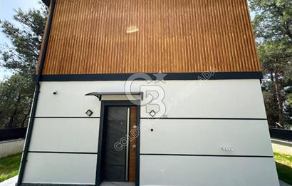 SOĞUCAK KUŞADASI’NDA SATILIK  DENİZ MANZARALI HAVUZLU AKILLI EV SİSTEMLİ 2+1 VİLLA