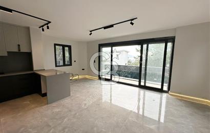 SOĞUCAK KUŞADASI’NDA SATILIK  DENİZ MANZARALI HAVUZLU AKILLI EV SİSTEMLİ 2+1 VİLLA