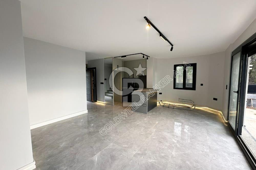 SOĞUCAK KUŞADASI’NDA SATILIK  DENİZ MANZARALI HAVUZLU AKILLI EV SİSTEMLİ 2+1 VİLLA