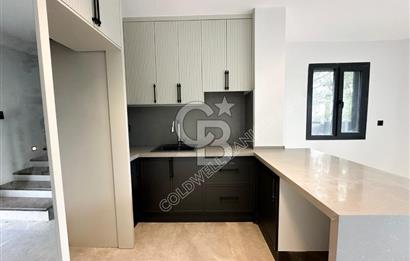 SOĞUCAK KUŞADASI’NDA SATILIK  DENİZ MANZARALI HAVUZLU AKILLI EV SİSTEMLİ 2+1 VİLLA