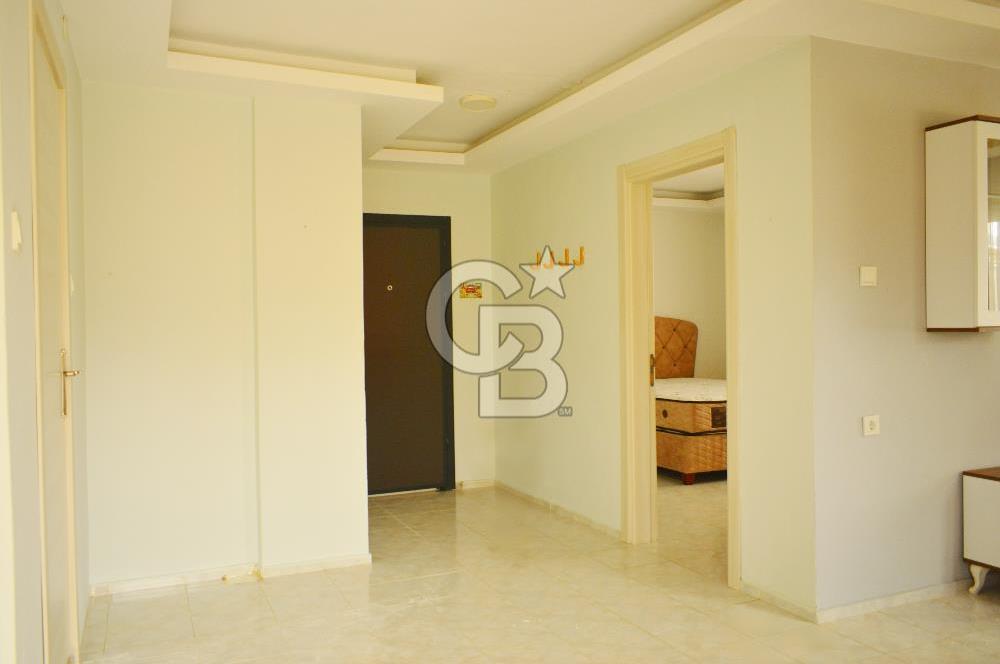 Urla Çeşmealtı'nda Denize Sıfır Binada Manzaralı Kiralık 1+1 Daire