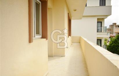 Urla Çeşmealtı'nda Denize Sıfır Binada Manzaralı Kiralık 1+1 Daire