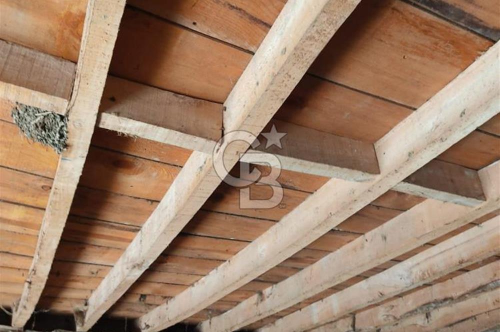 İzmir Bayındır Pınarlı Satılık Müstakil Ev Ve Arsası