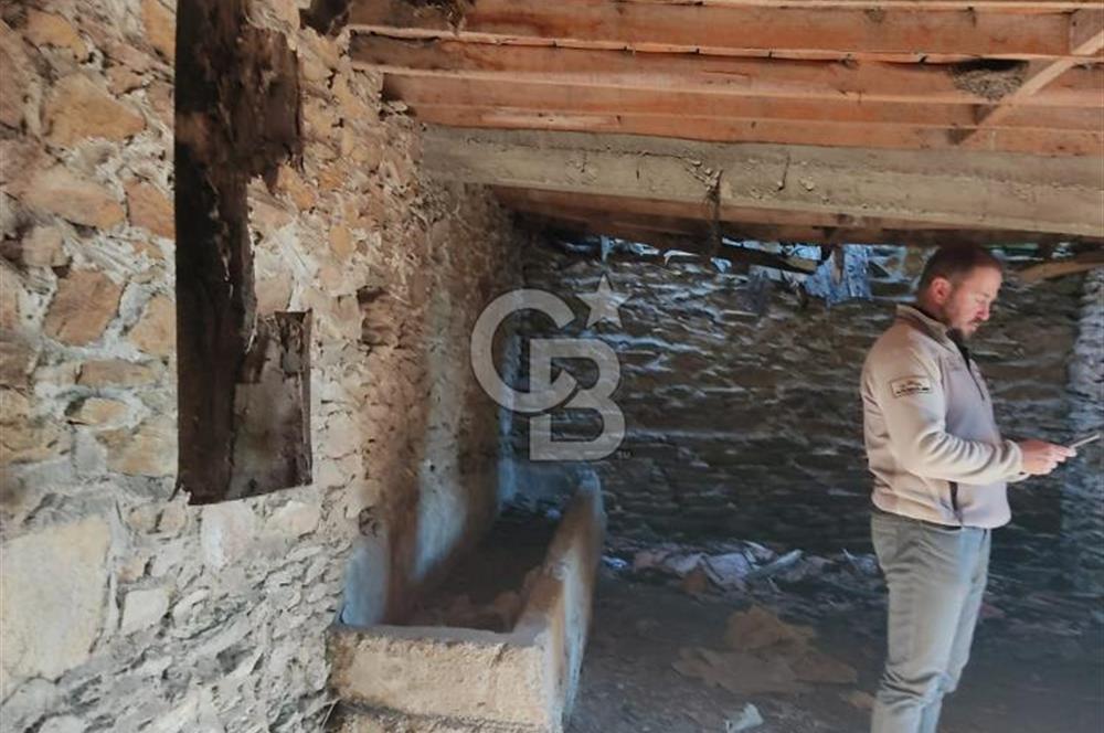 İzmir Bayındır Pınarlı Satılık Müstakil Ev Ve Arsası