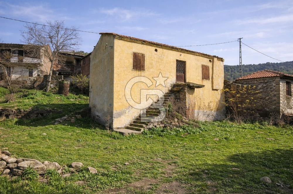 İzmir Bayındır Pınarlı Satılık Müstakil Ev Ve Arsası