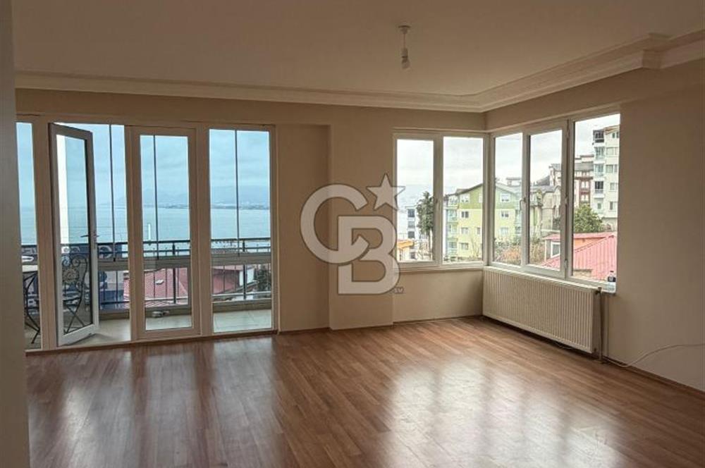 Kirazlimanı Mahallesinde Deniz Manzaralı Daire 