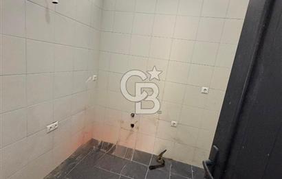 Kumbaşı Mahallesinde Yol Kenarında  Dükkan