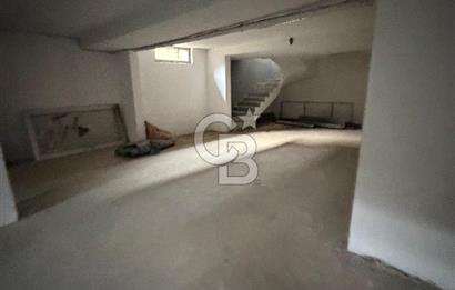 Kumbaşı Mahallesinde Yol Kenarında  Dükkan