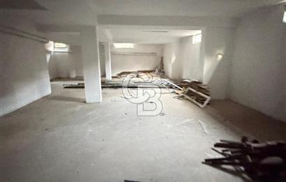 Kumbaşı Mahallesinde Yol Kenarında  Dükkan