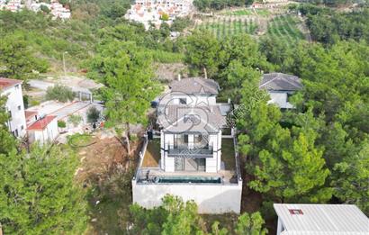 SOĞUCAK KUŞADASI’NDA SATILIK  DENİZ MANZARALI HAVUZLU AKILLI EV SİSTEMLİ 2+1 VİLLA