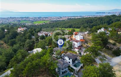 SOĞUCAK KUŞADASI’NDA SATILIK  DENİZ MANZARALI HAVUZLU AKILLI EV SİSTEMLİ 2+1 VİLLA