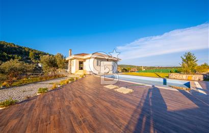 Mendeers Çatalca'da Yüzme Havuzlu Satılık Çiftlik Evi