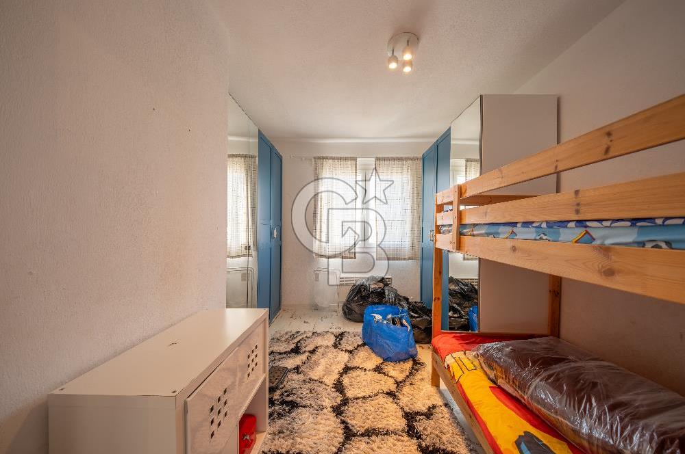 Mendeers Çatalca'da Yüzme Havuzlu Satılık Çiftlik Evi