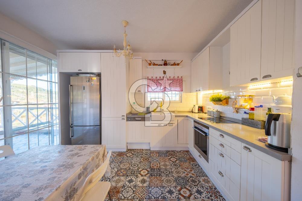 Mendeers Çatalca'da Yüzme Havuzlu Satılık Çiftlik Evi