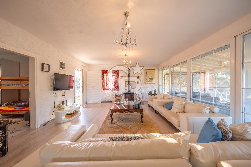 Mendeers Çatalca'da Yüzme Havuzlu Satılık Çiftlik Evi