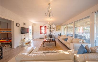 Mendeers Çatalca'da Yüzme Havuzlu Satılık Çiftlik Evi