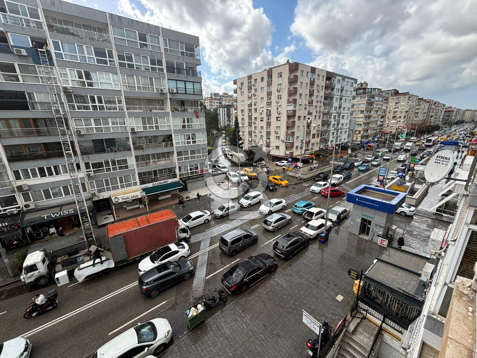 GÜZELYALI İNÖNÜ CAD. ÜZERİNDE MERKEZİ KONUMDA 3+1 KİRALIK DAİRE