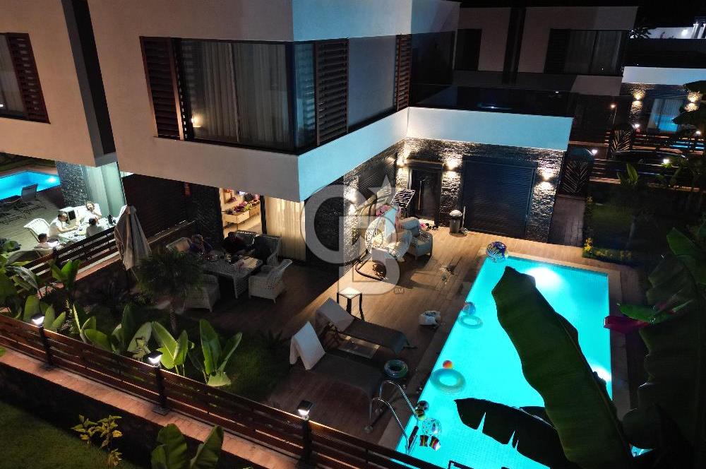 ALANYA İNCEKUM'DA HAVUZLU BAHÇELİ MANZARALI FULL EŞYALI 3+1VİLLA
