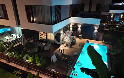 ALANYA İNCEKUM'DA HAVUZLU BAHÇELİ MANZARALI FULL EŞYALI 3+1VİLLA