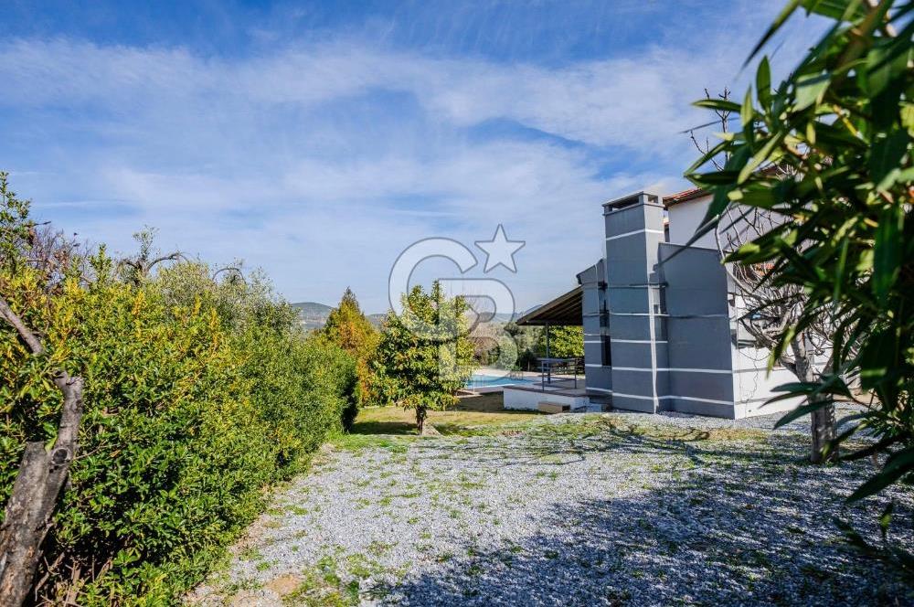 Kuşadası Olivia Sitesinde Doğa İçinde Müstakil Havuzlu Villa