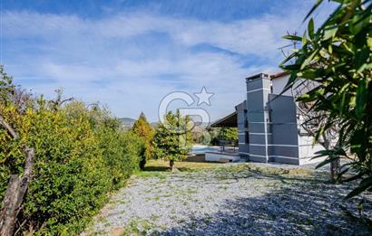 Kuşadası Olivia Sitesinde Doğa İçinde Müstakil Havuzlu Villa
